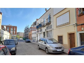 Local comercial en alquiler en Maria Auxiliadora - Barriada LLera en Badajoz