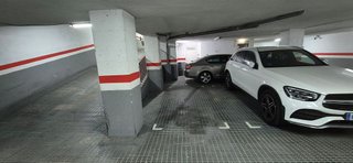 Garaje en venta en La Nova Esquerra de l'Eixample en Barcelona