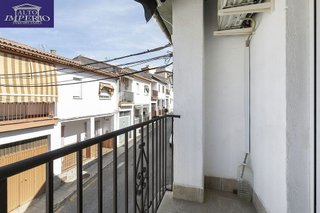 Casa adosada en venta en Zubia (La)