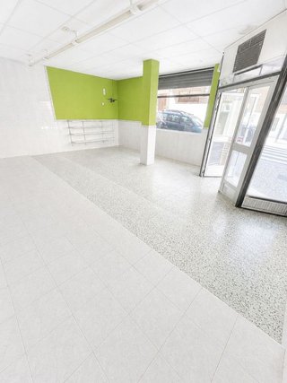 Local comercial en venta en Pinares de Venecia en Zaragoza