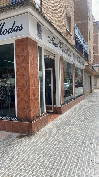 Local comercial en alquiler en Girón - Las Delicias - Tabacalera en Málaga