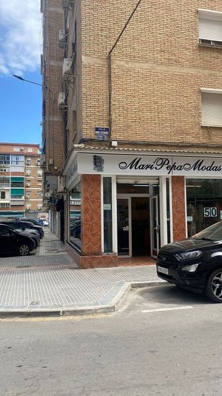 Local comercial en alquiler en Girón - Las Delicias - Tabacalera en Málaga
