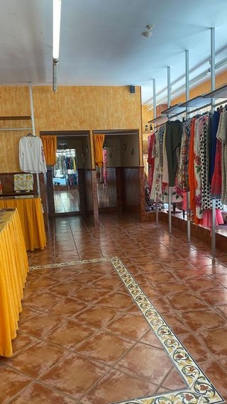 Local comercial en alquiler en Girón - Las Delicias - Tabacalera en Málaga