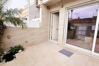 Casa adosada en venta en La Siesta - El Salado - Torreta en Torrevieja