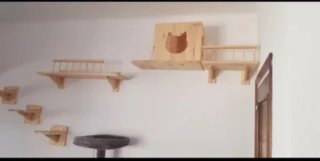 Balcón para gato de madera