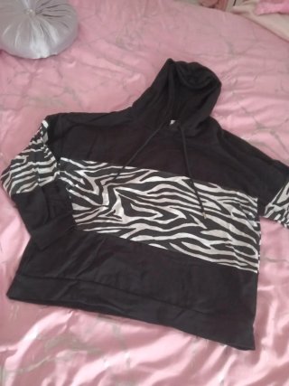 Sudadera con capucha y estampado cebra