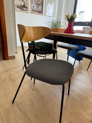 Mesa de comedor extensible madera maciza y sillas