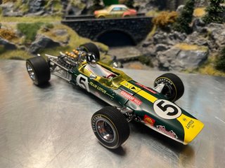 F1 Lotus 49 B Graham Hill escala 1/18 Quartzo