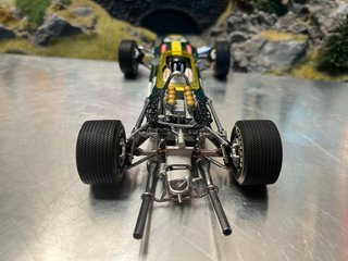 F1 Lotus 49 B Graham Hill escala 1/18 Quartzo