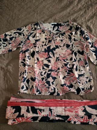 Blusa y fular Elena Miró estampado floral