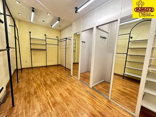 Local comercial en alquiler en Ensanche - Sar en Santiago de Compostela