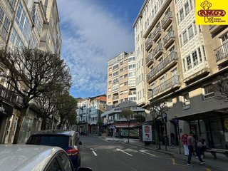 Local comercial en alquiler en Ensanche - Sar en Santiago de Compostela