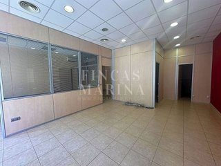 Local comercial en venta en Passeig Maragall - Zona Estació en Gavà