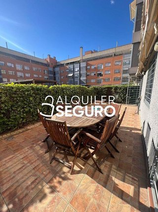 Piso en alquiler en Rejas en Madrid