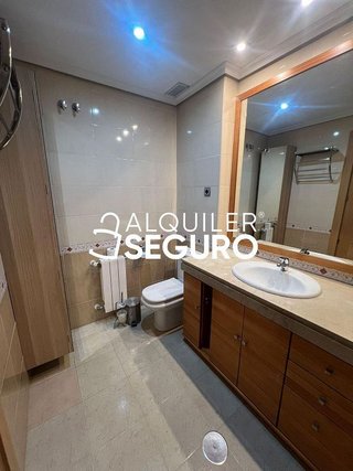 Piso en alquiler en Rejas en Madrid