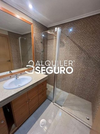 Piso en alquiler en Rejas en Madrid