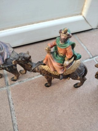 Figuras Reyes Magos. Mirar última foto