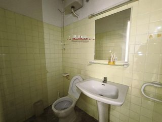 Oficina en alquiler en La Salut en Barcelona