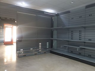 Local comercial en venta en Valdepeñas