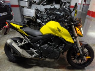 Honda Hornet 2023 Amarilla