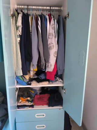 Armadio per bambini blu e bianco