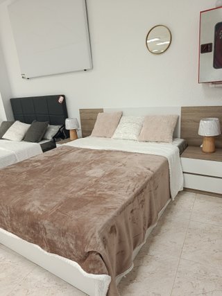 Dormitorio completo: Armario, Cómoda, Cabecero y M