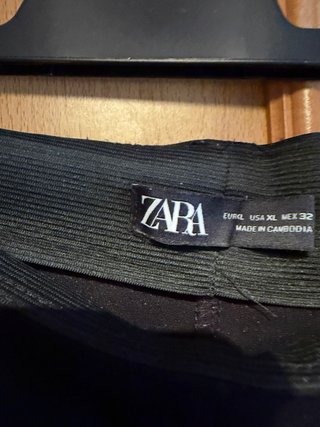 Pantalón Zara Negro Talle Alto Botones