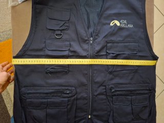 Set 5 pezzi:2 camicie,2 T-shirt,1 gilet da lavoro.