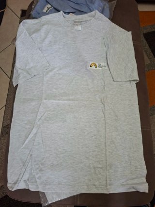Set 5 pezzi:2 camicie,2 T-shirt,1 gilet da lavoro.