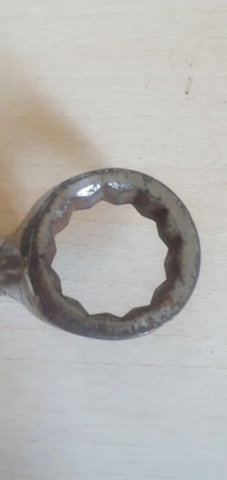 Llave de vaso 28-30mm.