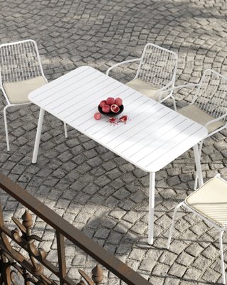 Mesa de terraza naranja