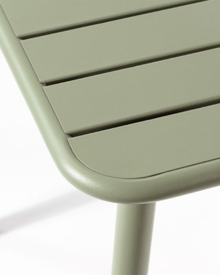 Mesa de terraza naranja