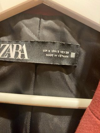 Blazer Zara burdeos