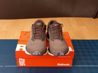 Mizuno Wave Sky 05 T42,5 Zapatillas running