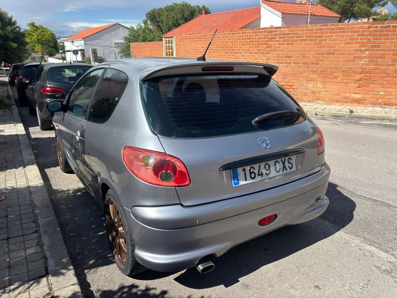 Peugeot 206 2004 - foto 1