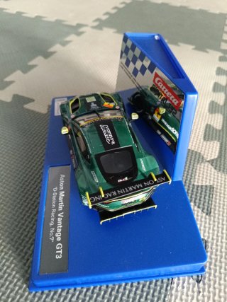 Coche Carrera Digital 132 Aston Martin