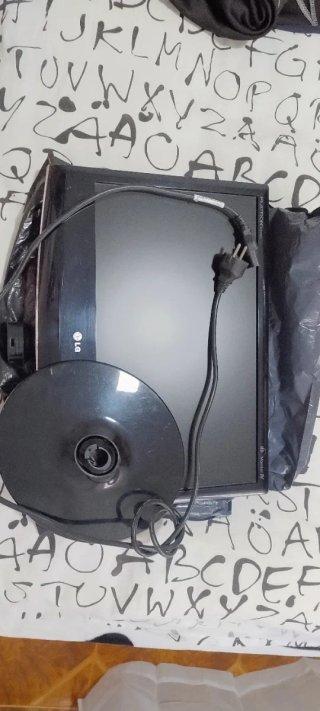 Televisión LG Negra de 22 pulgadas