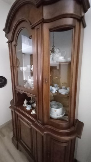 Vetrina antica in legno e vetro