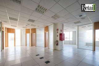 Oficina en alquiler en Tres Olivos - Valverde en Madrid
