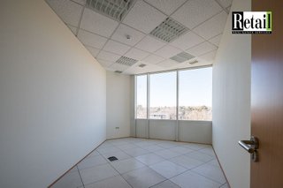 Oficina en alquiler en Tres Olivos - Valverde en Madrid