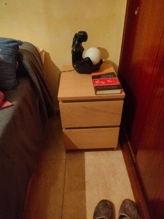 Cómoda Ikea 4 cajones + 2 mesitas ( urge venta )
