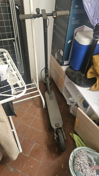 Patinete eléctrico gris tipo Xiaomi