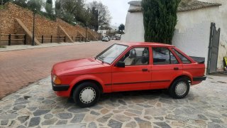 Ford Escort 85