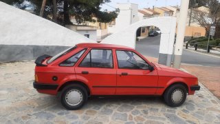Ford Escort 85