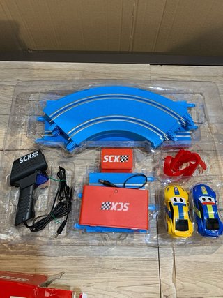 Circuito Scalextric Compact Kids Race 1:43