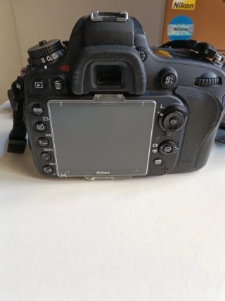 Nikon D610 + MB-D14
