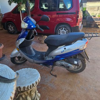 Peugeot Scooter Azul/Plata Automática