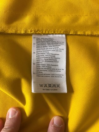 Chubasquero Helly Hansen Amarillo