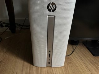 PC HP con Pantalla Samsung, Teclado y Ratón