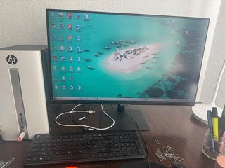 PC HP con Pantalla Samsung, Teclado y Ratón